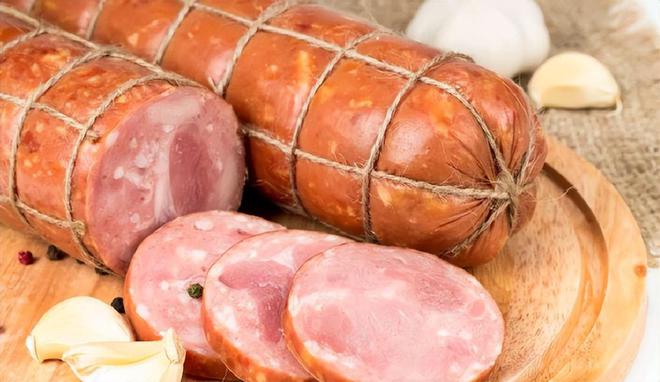 火腿肠是怎么做出来的？真是“死猪肉”做的吗？
